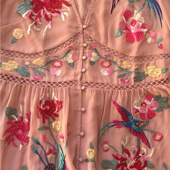 Dress with lace and embroidery - Picture 2 of 3